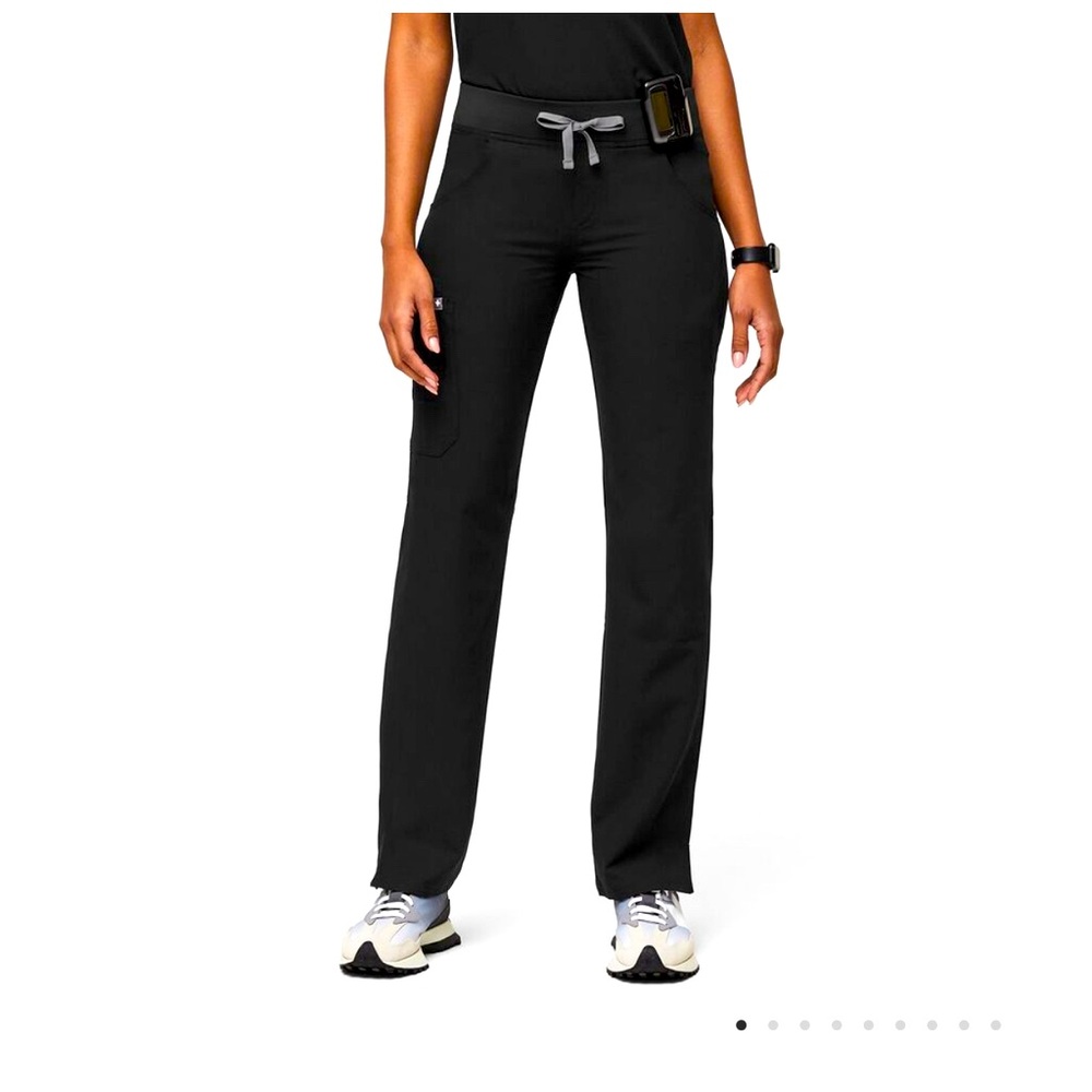 FIGS Kade Cargo Scrub Pants New with Tags size Small Black